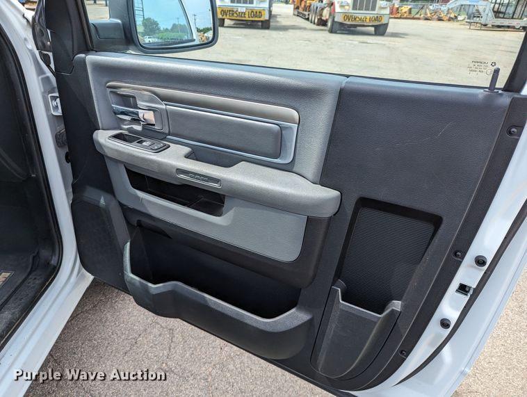 image for item LM9861 2013 Dodge Ram 1500 SLT  pickup truck