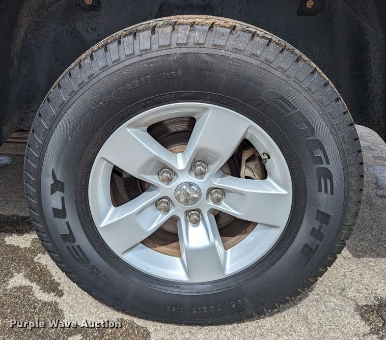 image for item LM9861 2013 Dodge Ram 1500 SLT  pickup truck