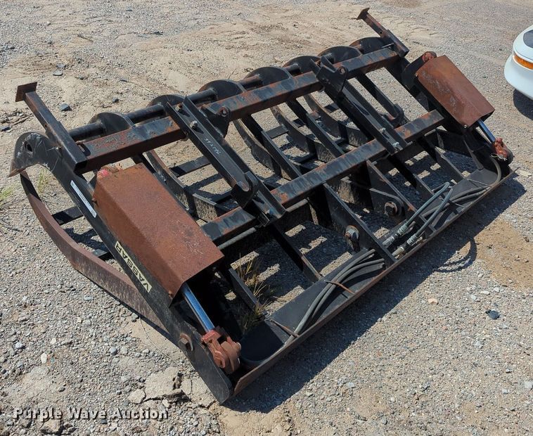 image for item LN9026 Vassar  grapple bucket