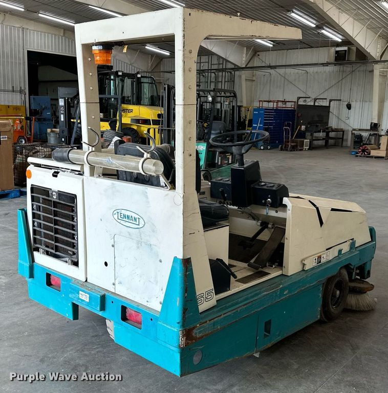image for item LQ9015 Tennant 365 sweeper