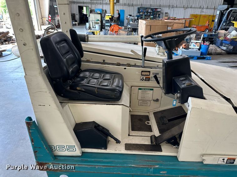 image for item LQ9015 Tennant 365 sweeper