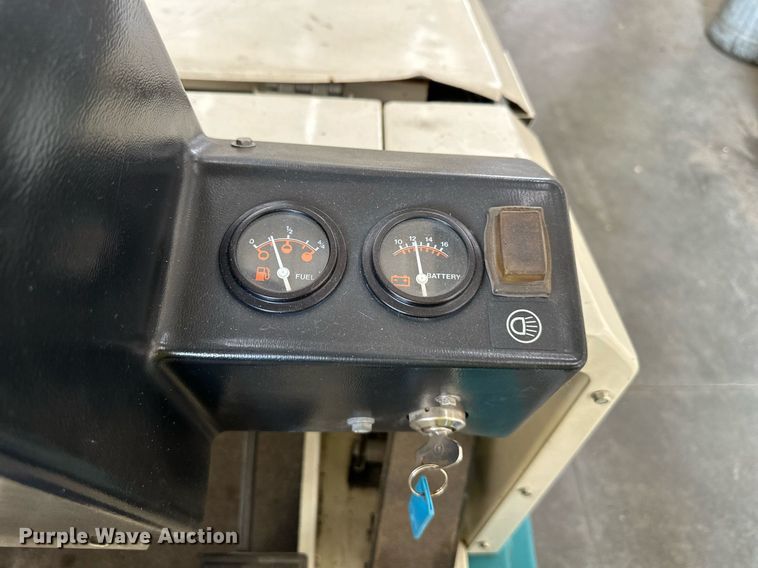 image for item LQ9015 Tennant 365 sweeper