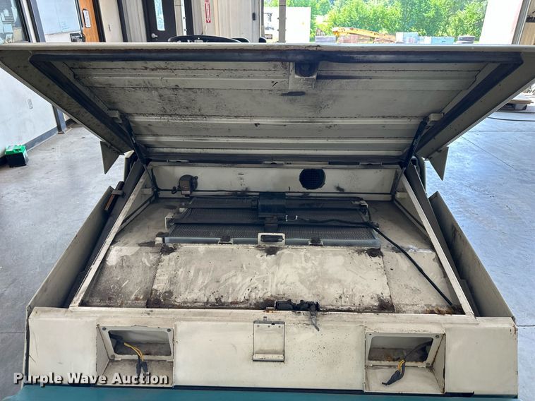 image for item LQ9015 Tennant 365 sweeper