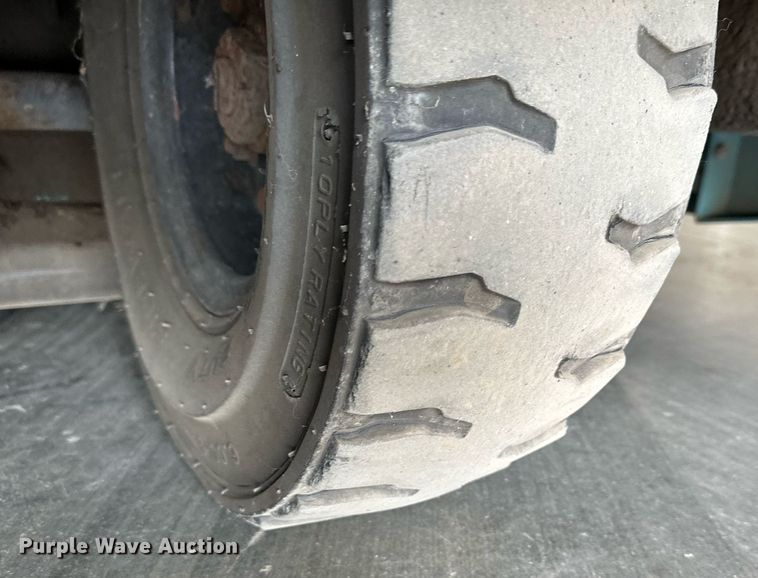 image for item LQ9015 Tennant 365 sweeper