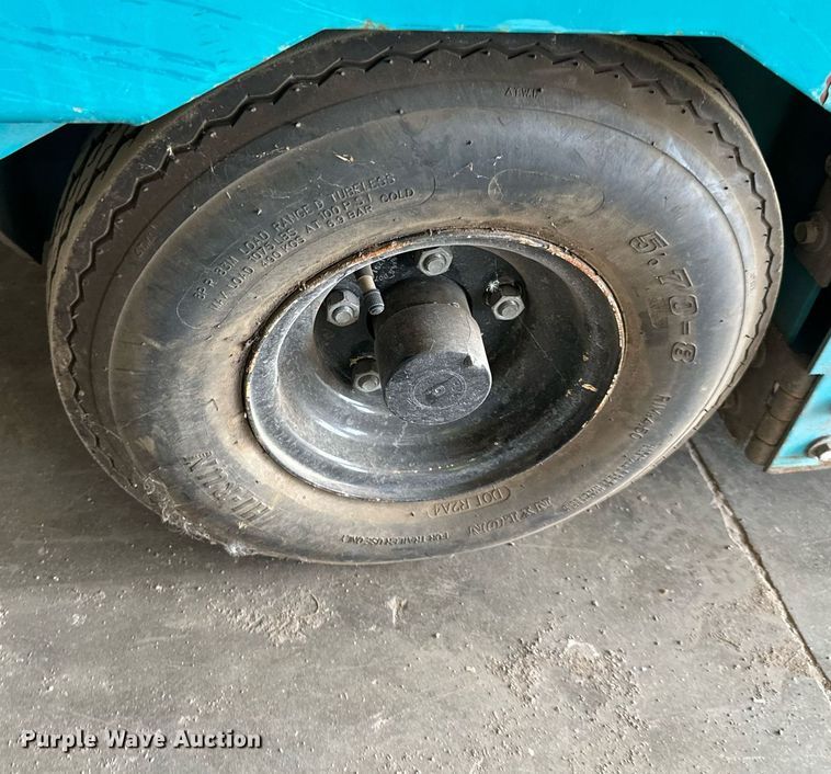 image for item LQ9015 Tennant 365 sweeper