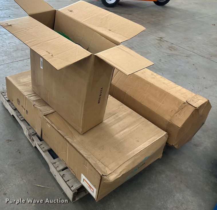 image for item LQ9015 Tennant 365 sweeper