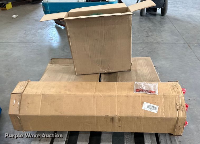 image for item LQ9015 Tennant 365 sweeper