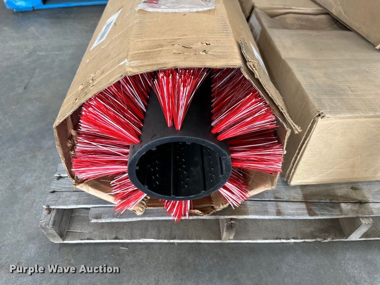 image for item LQ9015 Tennant 365 sweeper