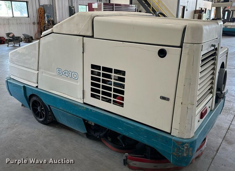 image for item LQ9016 Tennant  8410 sweeper