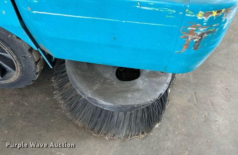 image for item LQ9016 Tennant  8410 sweeper