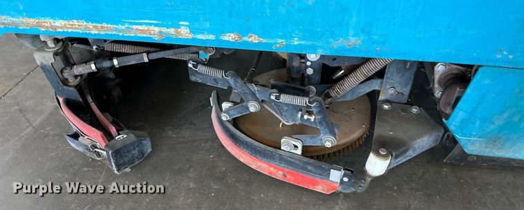 image for item LQ9016 Tennant  8410 sweeper