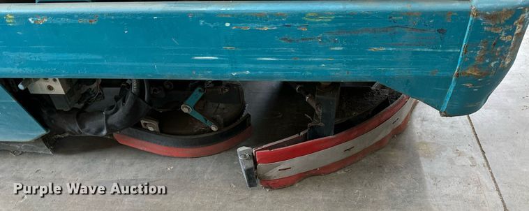 image for item LQ9016 Tennant  8410 sweeper