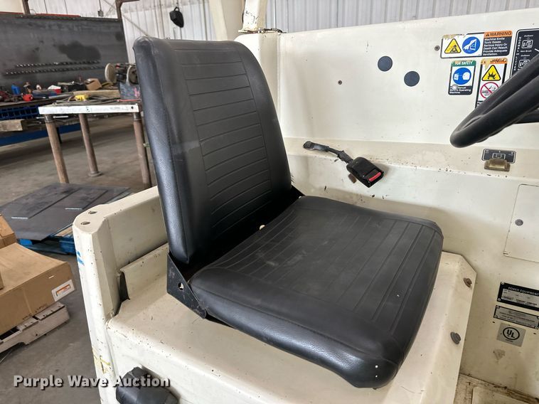 image for item LQ9016 Tennant  8410 sweeper