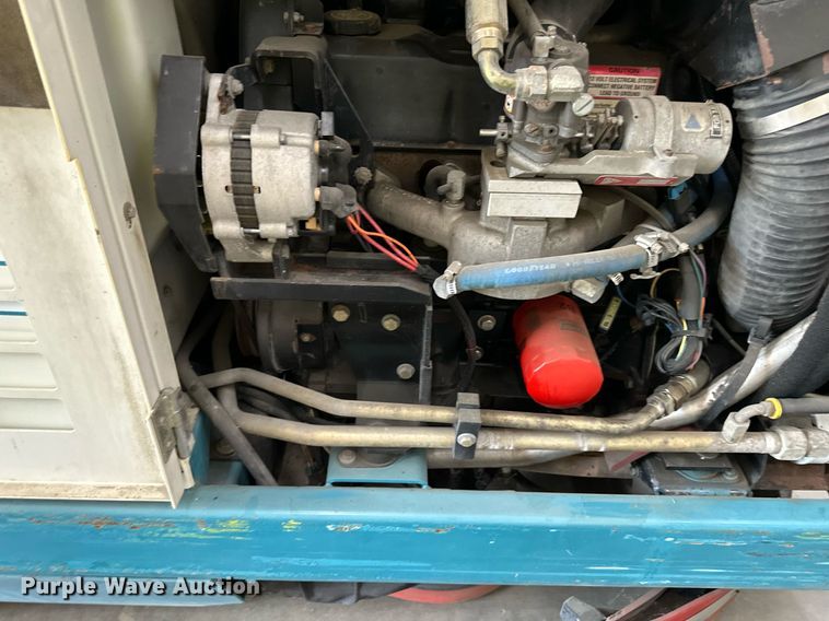 image for item LQ9016 Tennant  8410 sweeper