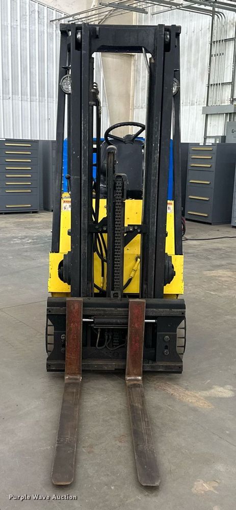 image for item LQ9018 Hyster  30XL2 forklift