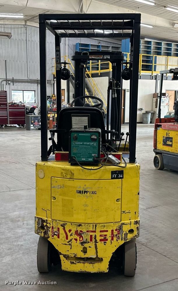 image for item LQ9018 Hyster  30XL2 forklift