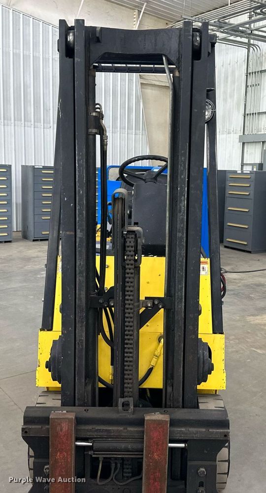 image for item LQ9018 Hyster  30XL2 forklift