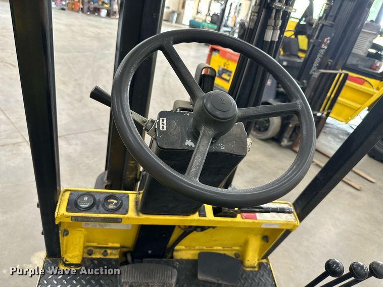 image for item LQ9018 Hyster  30XL2 forklift