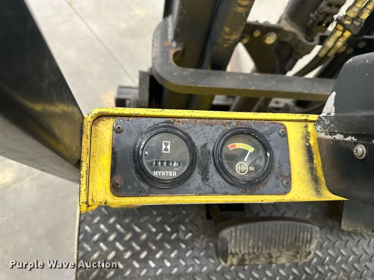 image for item LQ9018 Hyster  30XL2 forklift