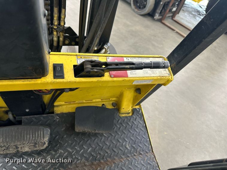 image for item LQ9018 Hyster  30XL2 forklift