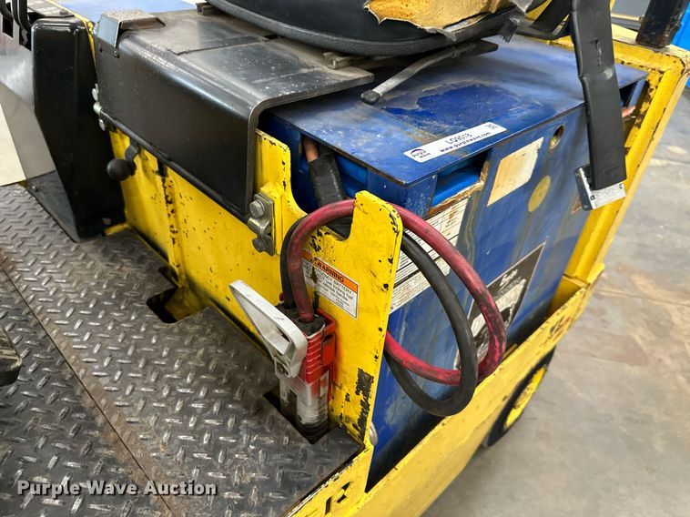 image for item LQ9018 Hyster  30XL2 forklift