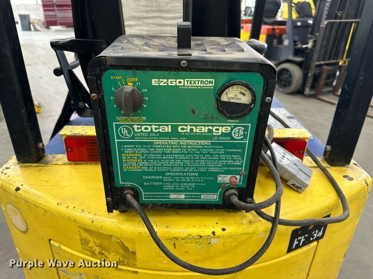 image for item LQ9018 Hyster  30XL2 forklift