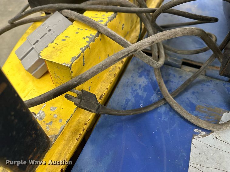 image for item LQ9018 Hyster  30XL2 forklift