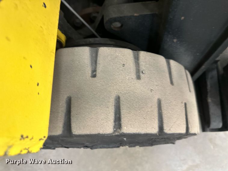 image for item LQ9018 Hyster  30XL2 forklift