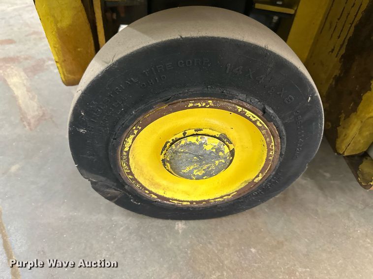 image for item LQ9018 Hyster  30XL2 forklift