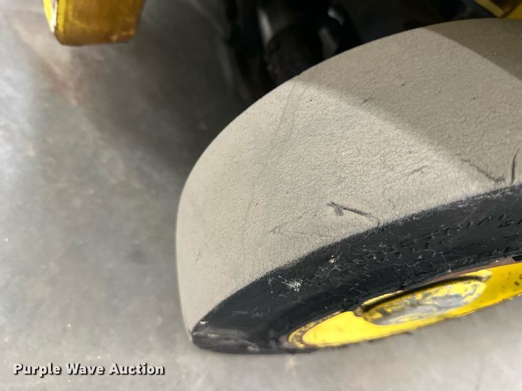 image for item LQ9018 Hyster  30XL2 forklift