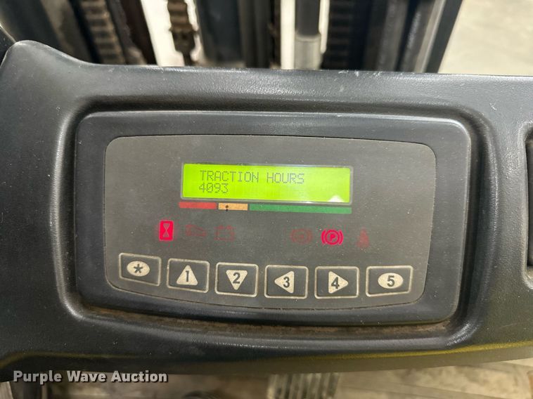 image for item LQ9019 Hyster  30 forklift