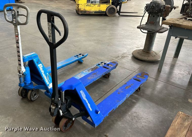 image for item LQ9022 (2) pallet jacks 