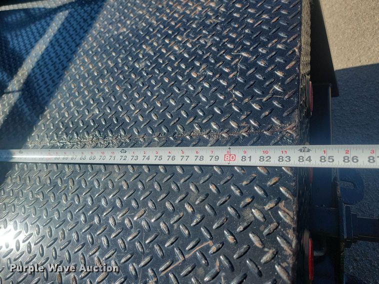 image for item LQ9097 2019 Chevrolet Silverado 1500  Crew Cab flatbed pickup truck