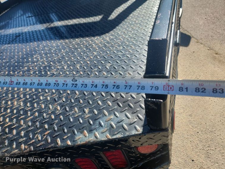 image for item LQ9097 2019 Chevrolet Silverado 1500  Crew Cab flatbed pickup truck