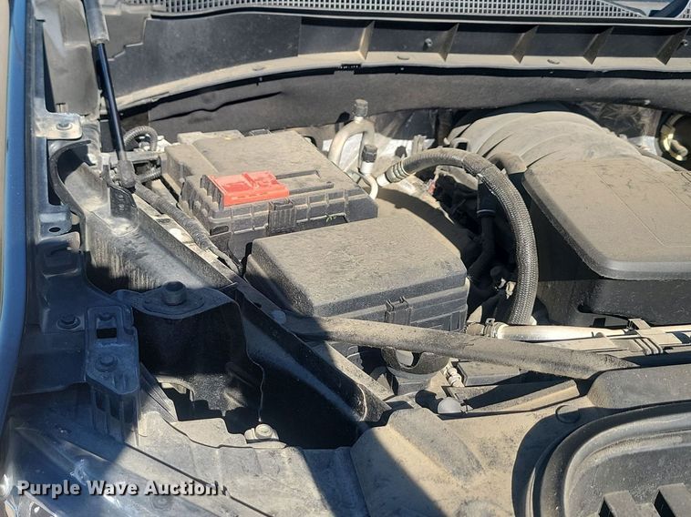 image for item LQ9097 2019 Chevrolet Silverado 1500  Crew Cab flatbed pickup truck