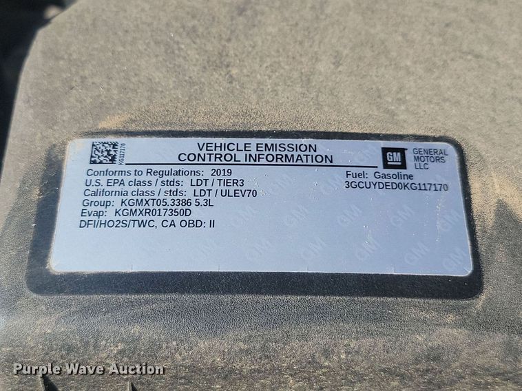 image for item LQ9097 2019 Chevrolet Silverado 1500  Crew Cab flatbed pickup truck