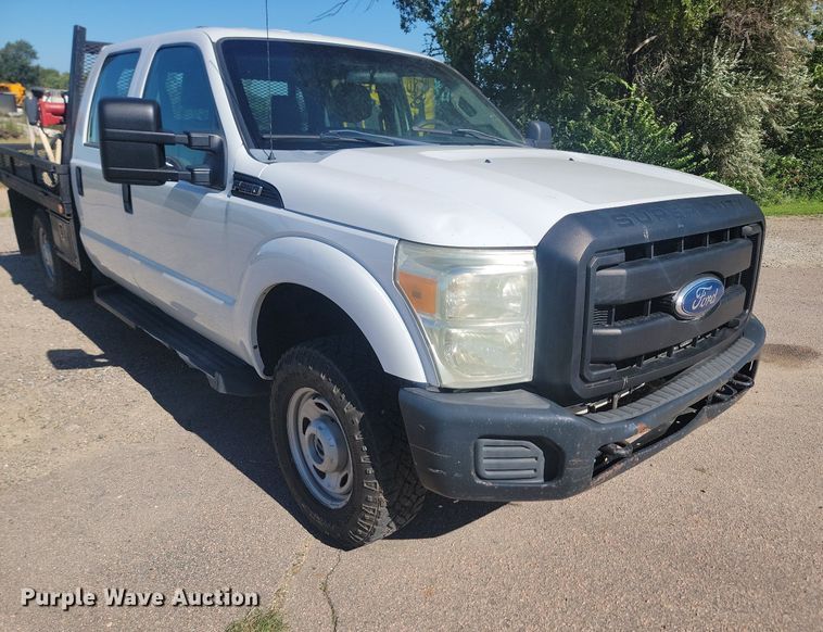 image for item LQ9098 2011 Ford F250 Super Duty XL  Crew Cab flatbed pickup truck
