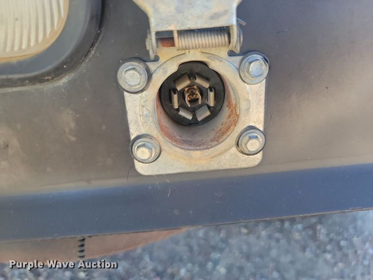 image for item LQ9098 2011 Ford F250 Super Duty XL  Crew Cab flatbed pickup truck