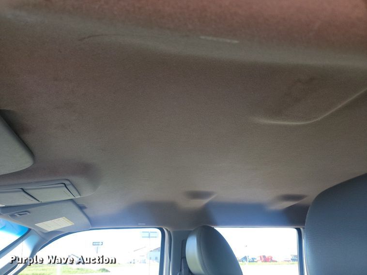 image for item LQ9098 2011 Ford F250 Super Duty XL  Crew Cab flatbed pickup truck