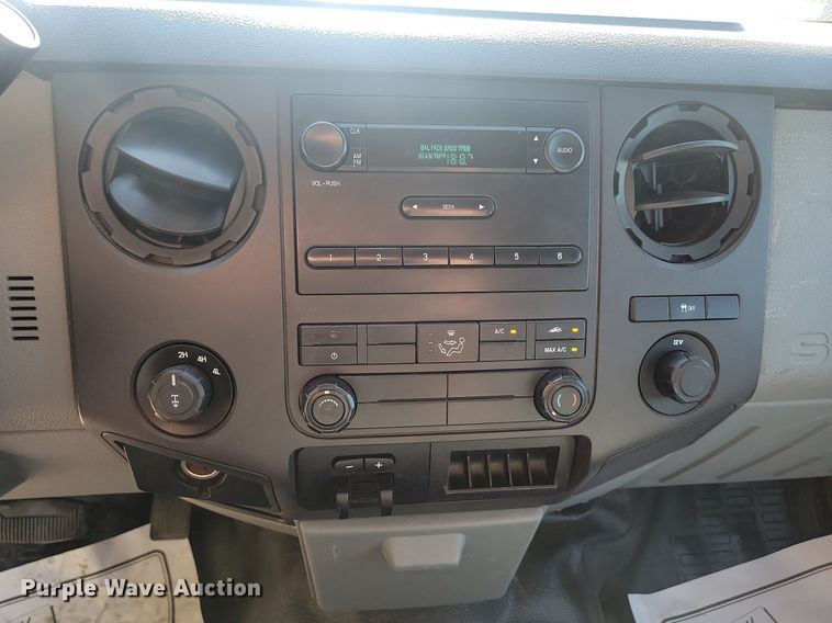 image for item LQ9098 2011 Ford F250 Super Duty XL  Crew Cab flatbed pickup truck