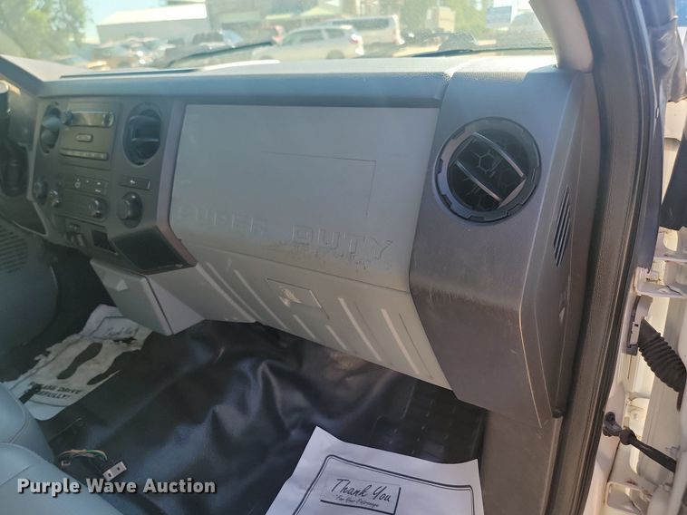 image for item LQ9098 2011 Ford F250 Super Duty XL  Crew Cab flatbed pickup truck