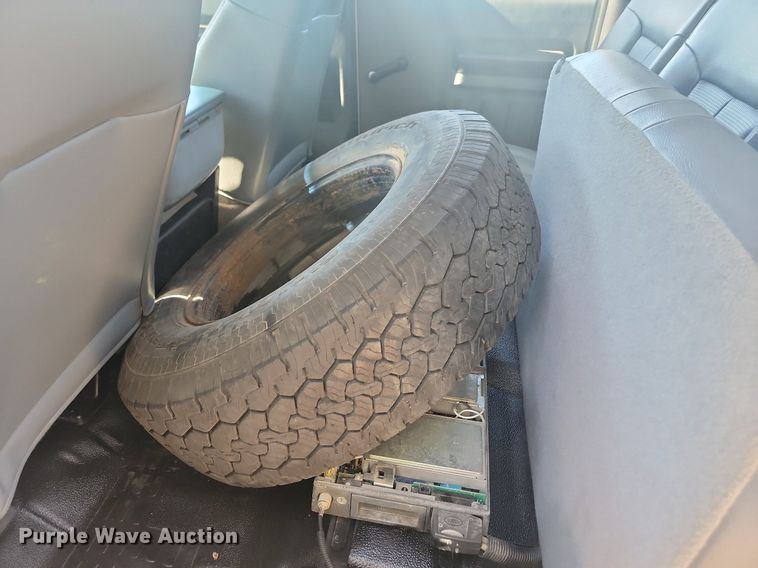 image for item LQ9098 2011 Ford F250 Super Duty XL  Crew Cab flatbed pickup truck