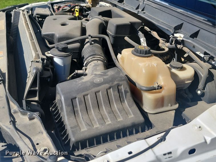 image for item LQ9098 2011 Ford F250 Super Duty XL  Crew Cab flatbed pickup truck