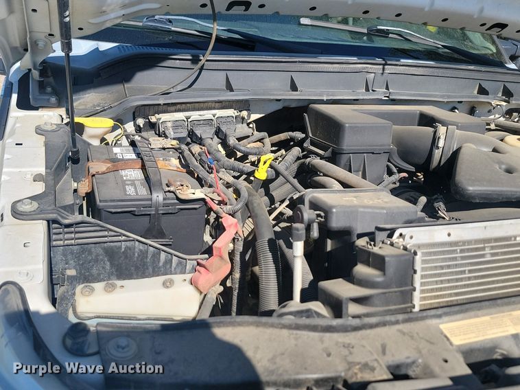 image for item LQ9098 2011 Ford F250 Super Duty XL  Crew Cab flatbed pickup truck