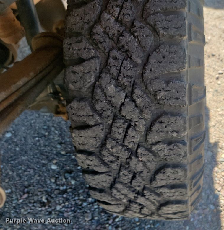 image for item LQ9098 2011 Ford F250 Super Duty XL  Crew Cab flatbed pickup truck