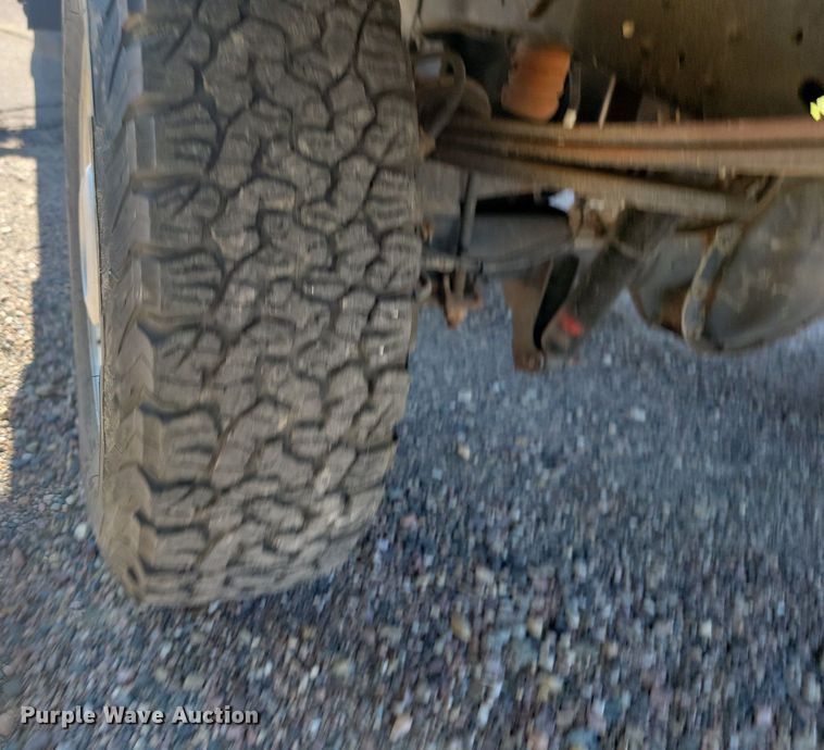 image for item LQ9098 2011 Ford F250 Super Duty XL  Crew Cab flatbed pickup truck