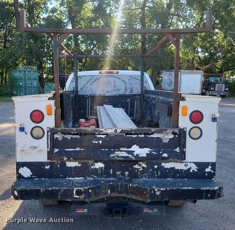 image for item LQ9099 2006 Chevrolet Silverado 2500HD  Ext. Cab utility bed pickup truck