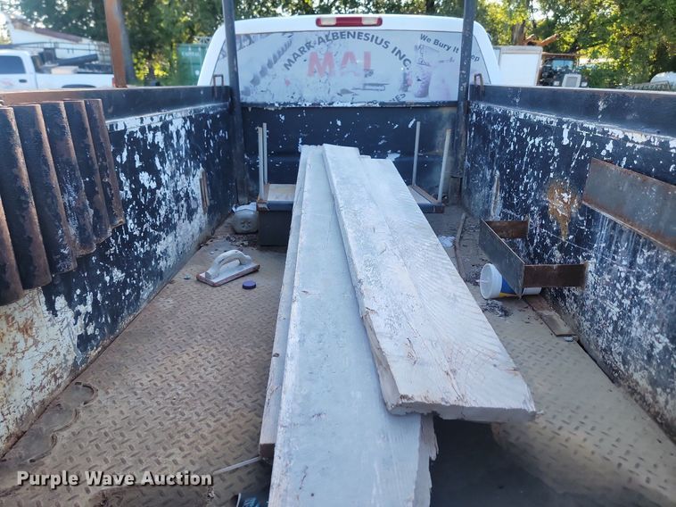 image for item LQ9099 2006 Chevrolet Silverado 2500HD  Ext. Cab utility bed pickup truck