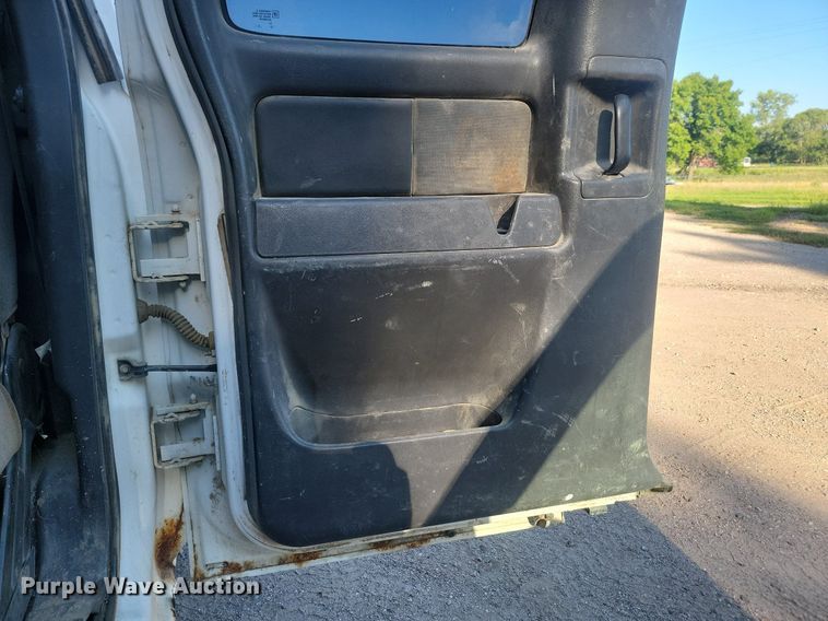 image for item LQ9099 2006 Chevrolet Silverado 2500HD  Ext. Cab utility bed pickup truck