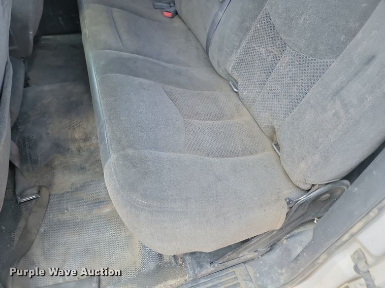 image for item LQ9099 2006 Chevrolet Silverado 2500HD  Ext. Cab utility bed pickup truck